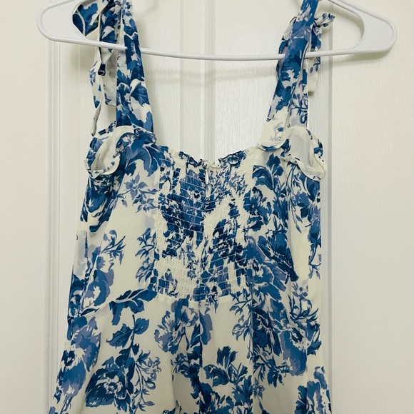 🌻SOLD 🌻Rare Reformation Nikita dress 💫🕊 - Picture 4 of 7